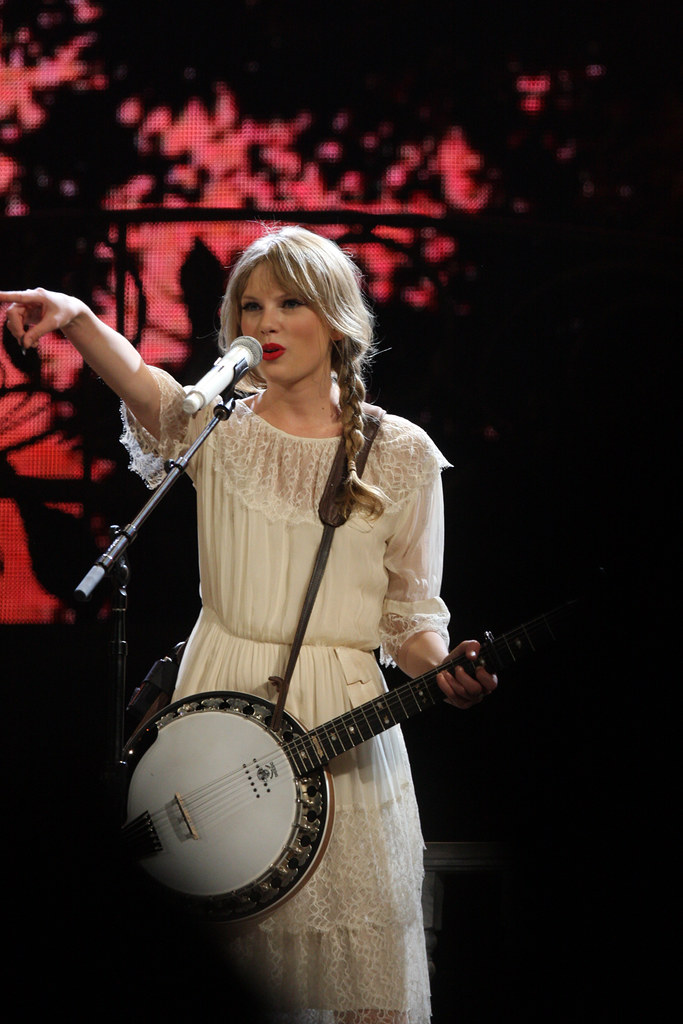 Taylor Swift Reaches 100 Weeks at No. 1 as Showgirl Tops Billboard 200